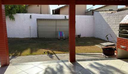 Casa Residencial Santa Fé | 3 quartos  Casa de Rua com 3 Quarto(s) e 2 banheiro(s) à Venda, 260 por R$ 430.000 no setor Residencial Santa Fé I TA23233