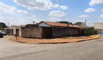 LOTE COM 4 BARRACOES ANTIGOS Lote à Venda, 330 por R$ 480.000 no setor Setor Faicalville VN23254
