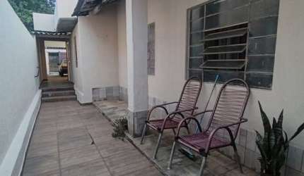 CASA SETOR NORTE FERROVIARIO Casa de Rua com 4 Quarto(s) e 1 banheiro(s) à Venda, 158 por R$ 780.000 no setor Setor Norte Ferroviário TA23555