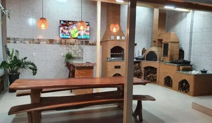 CASA EM ANÁPOLIS Casa de Rua com 4 Quarto(s) e 3 banheiro(s) à Venda, 250 por R$ 650.000 no setor Paraíso TA23672