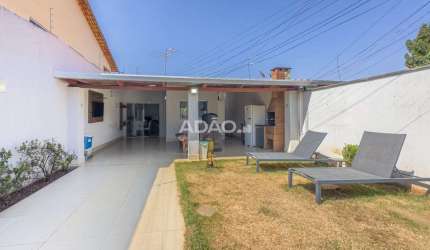 LINDA CASA COM 3 QUARTOS PRÓXIMO A VILA BRASILIA Casa de Rua com 3 Quarto(s) e 2 banheiro(s) à Venda, 121 por R$ 480.000 no setor Parque Real de Goiânia AU23864