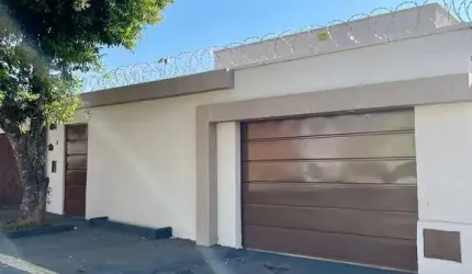 Vendo Casa de 3 Quartos Sozinha no Lote no Grajaú Casa de Rua com 3 Quarto(s) e 2 banheiro(s) à Venda, 164 por R$ 440.000 no setor Setor Grajau VN23965