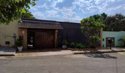 Residência Jardim Atlântico Casa de Rua com 6 Quarto(s) e 4 banheiro(s) à Venda, 332.52 por R$ 1.450.000 no setor Jardim Atlântico AD23998
