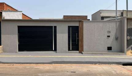CASA RESIDENCIAL PARK SOLAR  Casa de Rua com 3 Quarto(s) e 2 banheiro(s) à Venda, 113 por R$ 600.000 no setor Residencial Park Solar IN24377