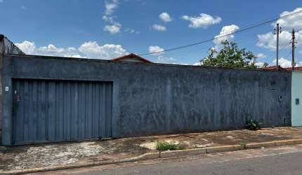 CASA VILA REGINA Casa de Rua com 3 Quarto(s) e 2 banheiro(s) à Venda, 160 por R$ 380.000 no setor Vila Regina AD24495
