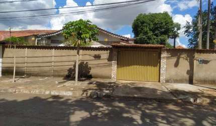 CASA TERREA - JARDIM EUROPA  Casa de Rua com 3 Quarto(s) e 3 banheiro(s) à Venda, 587 por R$ 602.817,89 no setor Vila Resende VN24519