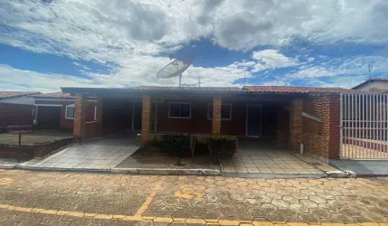 Chalé em Caldas Novas - GO Casa em Condomínio com 3 Quarto(s) e 2 banheiro(s) à Venda, 244.6 por R$ 140.000 no setor Mansões Águas Quentes AD24647