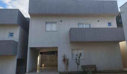 Sobrado de Goiânira Casa em Condomínio com 3 Quarto(s) e 2 banheiro(s) à Venda, 111.17 por R$ 330.000 no setor Parque das Camélias AD24864