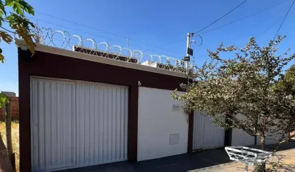 Casa de 2 Quartos no Setor Buena Vista 3 Casa de Rua com 2 Quarto(s) e 2 banheiro(s) à Venda, 53.09 por R$ 250.000 no setor Residencial Buena Vista III FL24905