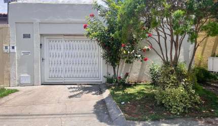 Casa Vila Cristina  Casa de Rua com 3 Quarto(s) e 2 banheiro(s) à Venda, 200 por R$ 340.000 no setor Vila Cristina AD24999