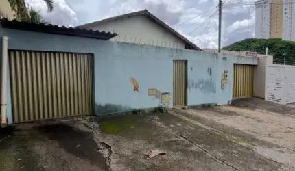 Casa no Setor Leste Universitario Casa de Rua com 7 Quarto(s) e 2 banheiro(s) à Venda, 150 por R$ 700.000 no setor Setor Leste Universitário AD25048