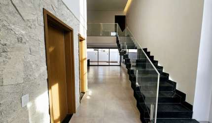Sobrado 240 m2 3 suítes Jardins Bolonha Senador Canedo GO Casa em Condomínio com 3 Quarto(s) e 5 banheiro(s) à Venda, 240 por R$ 1.570.000 no setor Jardins Bolonha AD25337