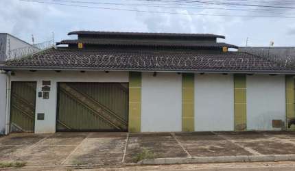 Casa de Rua  Casa de Rua com 3 Quarto(s) e 3 banheiro(s) à Venda, 262.93 por R$ 790.000 no setor Parque Oeste Industrial ST25432
