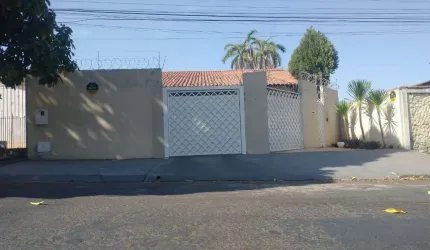 Casa de Rua - Jardim América divisa com Nova Suiça Casa de Rua com 4 Quarto(s) e 5 banheiro(s) à Venda, 200 por R$ 1.320.000 no setor Jardim América VN25615