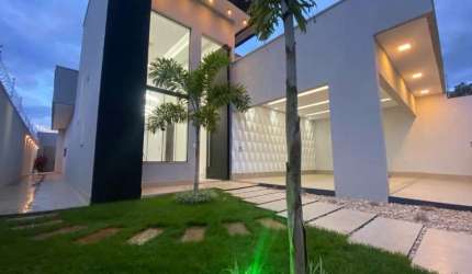 TRINDADE - Casa Padrão - Setor Cristina II Expansão Casa de Rua com 3 Quarto(s) e 3 banheiro(s) à Venda, 177 por R$ 880.000 no setor Setor Cristina II Expansão VN25684
