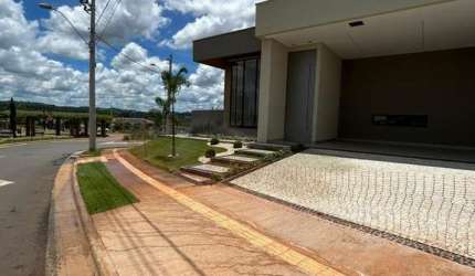 CASA TERREA DE ESQUINA NO CONDOMINIO VILLAGIO TOSCANA Casa em Condomínio com 3 Quarto(s) e 5 banheiro(s) à Venda, 264.7 por R$ 2.400.000 no setor Condominio Parque dos Cisnes IN26357