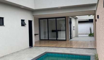 CASA 3 QTOS 1 SUITE COM CLOSET Casa de Rua com 3 Quarto(s) e 3 banheiro(s) à Venda, 180 por R$ 890.000 no setor Setor Sul IN26360