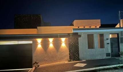 CASA ALTO PADRÃO EM ANÁPOLIS Casa de Rua com 3 Quarto(s) e 5 banheiro(s) à Venda, 272 por R$ 1.200.000 no setor São Carlos TA26504