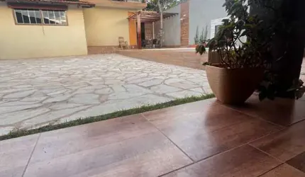 Sobrado com 257 m² na Rua Guimarães Rosa em Luziânia, próximo ao Corpo de Bombeiros Sobrado com 3 Quarto(s) e 3 banheiro(s) à Venda, 257 por R$ 820.000 no setor Parque Estrela Dalva II VN26547