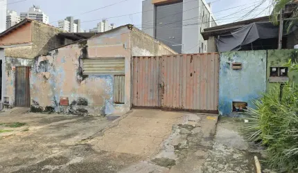 Casa Parque Lozandes com barracão Casa de Rua com 4 Quarto(s) e 4 banheiro(s) à Venda, 360 por R$ 990.000 no setor Jardim Novo Mundo AD26550