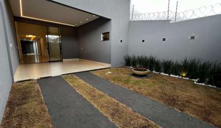 Casa Térrea 3 Quartos com Piscina Vila Mariana Casa de Rua com 3 Quarto(s) e 3 banheiro(s) à Venda, 126 por R$ 700.000 no setor Vila Mariana IN26587