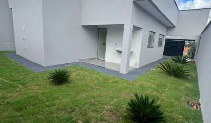 Casa de 03/04 localizada setor Monte Cristo em Trindade - Go. Casa de Rua com 3 Quarto(s) e 2 banheiro(s) à Venda, 100 por R$ 380.000 no setor Residencial Monte Cristo IN26731
