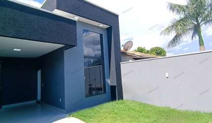 Vendo Casa de 3 Quartos no Papilon - Aparecida de Goiânia Casa de Rua com 3 Quarto(s) e 2 banheiro(s) à Venda, 118 por R$ 430.000 no setor Papillon Park - Complemento VN27246