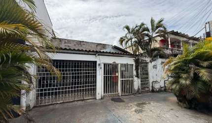 Casa em avenida ST27406