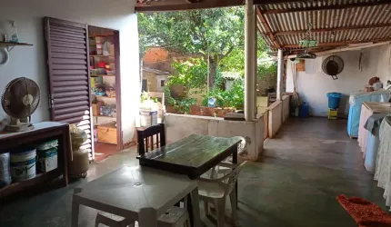 PARQUE DAS FLORES Casa de Rua com 3 Quarto(s) e 2 banheiro(s) à Venda, 170 por R$ 360.000 no setor Parque das Flores AD27436