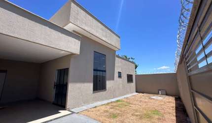 Casa 3Q Veiga Jardim Casa de Rua com 3 Quarto(s) e 2 banheiro(s) à Venda, 92.97 por R$ 425.976 no setor Parque Veiga Jardim AD27500