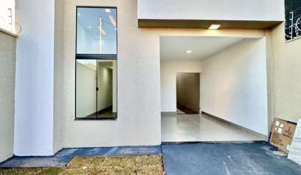 CASA - RESIDENCIAL VILAGE GARAVELO Casa de Rua com 3 Quarto(s) e 3 banheiro(s) à Venda, 114 por R$ 335.000 no setor Residencial Village Garavelo VN12335