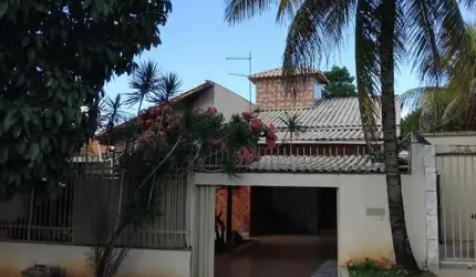Casa à venda Parque Industrial 3 Quartos  Casa de Rua com 3 Quarto(s) e 4 banheiro(s) à Venda, 255.86 por R$ 700.000 no setor Parque Industrial de Goiania VN27794