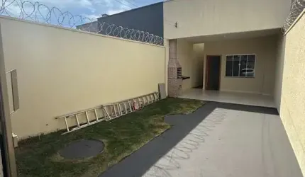 Casa jardim decolores trindade. Casa de Rua com 2 Quarto(s) e 2 banheiro(s) à Venda, 80.9 por R$ 225.000 no setor Jardim Decolores AD27899