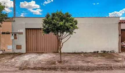 Casa - Jardim Nova esperança - Próximo ao portal shopping Casa de Rua com 3 Quarto(s) e 2 banheiro(s) à Venda, 160 por R$ 330.000 no setor Jardim Nova Esperanca AD28125