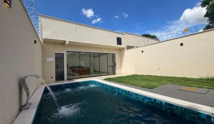 Casa Térrea c/ Piscina Jd. Das Oliveiras  Casa de Rua com 3 Quarto(s) e 3 banheiro(s) à Venda, 140 por R$ 680.000 no setor Vila Oliveira IN28519