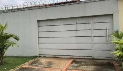 CASA ACONCHEGANTE Casa de Rua com 3 Quarto(s) e 2 banheiro(s) à Venda, 170 por R$ 700.000 no setor Setor Conde dos Arcos VN27276