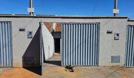 VENDO CASA 2 QUARTOS EM TRINDADE Casa de Rua com 2 Quarto(s) e 1 banheiro(s) à Venda, 59 por R$ 150.000 no setor Setor Serra Dourada VN28732