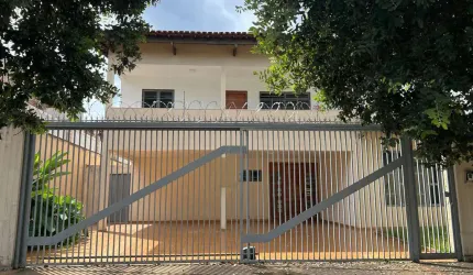 Sobrado st leste universitario Casa de Rua com 6 Quarto(s) e 5 banheiro(s) à Venda, 418 por R$ 1.500.000 no setor Setor Leste Universitário IN28722
