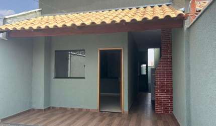 Casa de 02 quartos . Em Trindade -GO Casa de Rua com 2 Quarto(s) e 2 banheiro(s) à Venda, 84 por R$ 180.000 no setor Residencial Nova Canaã IN29033