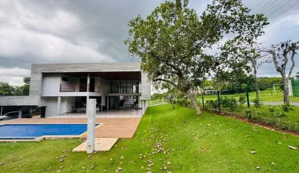 Casa em condomínio de chácaras  Casa em Condomínio com 5 Quarto(s) e 8 banheiro(s) à Venda, 445.5 por R$ 5.000.000 no setor Condomínio Alto da Boa Vista IN28559