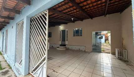 Casa térrea- Residencial Olinda Casa de Rua com 4 Quarto(s) e 3 banheiro(s) à Venda, 200 por R$ 370.000 no setor Residencial Olinda AD28286