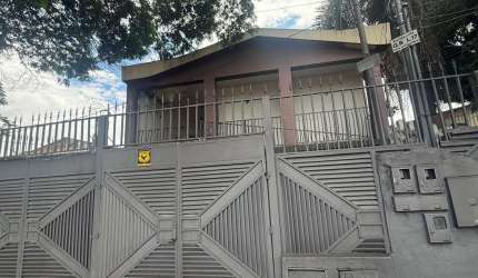 CASA À VENDA NO SETOR LESTE UNIVERSITÁRIO  Casa de Rua com 5 Quarto(s) e 4 banheiro(s) à Venda, 300 por R$ 850.000 no setor Setor Leste Universitário AD29730