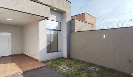 Vendo Casa de 3 Quartos no Jardim Petrópolis - Goiânia Casa de Rua com 3 Quarto(s) e 2 banheiro(s) à Venda, 128 por R$ 430.000 no setor Residencial Petrópolis VN16266