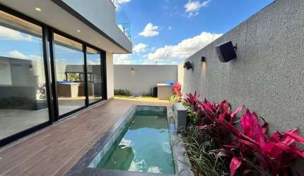 Sobrado novo com armários no Jardins Versalhes Casa em Condomínio com 3 Quarto(s) e 4 banheiro(s) à Venda, 219.15 por R$ 1.990.000 no setor Polo Empresarial de Goiás AU30258