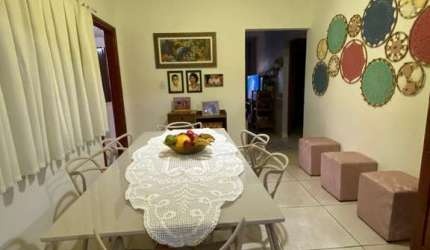CASA DE ESQUINA PRÓXIMA A UNIGOIÁS Casa de Rua com 4 Quarto(s) e 3 banheiro(s) à Venda, 500 por R$ 1.150.000 no setor Vila Anchieta TA30370