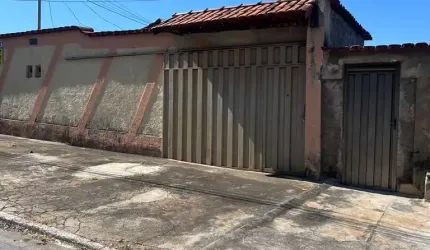 Casa lote inteiro Setor Progresso Casa de Rua com 2 Quarto(s) e 1 banheiro(s) à Venda, 189 por R$ 410.000 no setor Vila Santa Helena AD30649