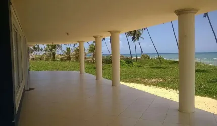 Casa com 3 dormitórios à venda, 550 m² por R$ 1.500.000,00 - Arembepe - Camaçari/BA