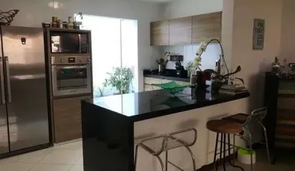 Casa com 4 dormitórios à venda, 147 m²- Buraquinho - Lauro de Freitas/BA