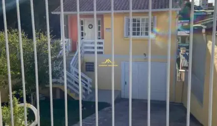 CASA À VENDA COM 3 DORMITÓRIOS  NO BAIRRO JARDIM IRACEMA EM CAXIAS DO SUL