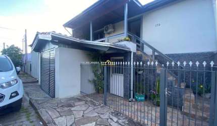 CASA  À VENDA DE 3 DORMITÓRIOS NO BAIRRO SECÚLO XX EM CAXIAS DO SUL